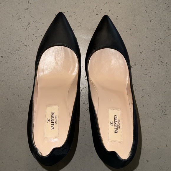 Valentino Garavani Gold Extreme Heel Nappa Leather Rockstud Black Pump Sz 38 - Picture 2 of 11